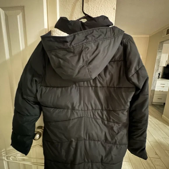 Hollister Black and Gray Puffer Jacket - Picture 3 of 4